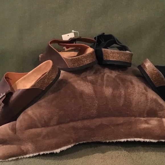 2 Pair Falls Creek Mens Buckled James Sandal - 1 Black, 1 Brown 10M - Picture 3 of 4